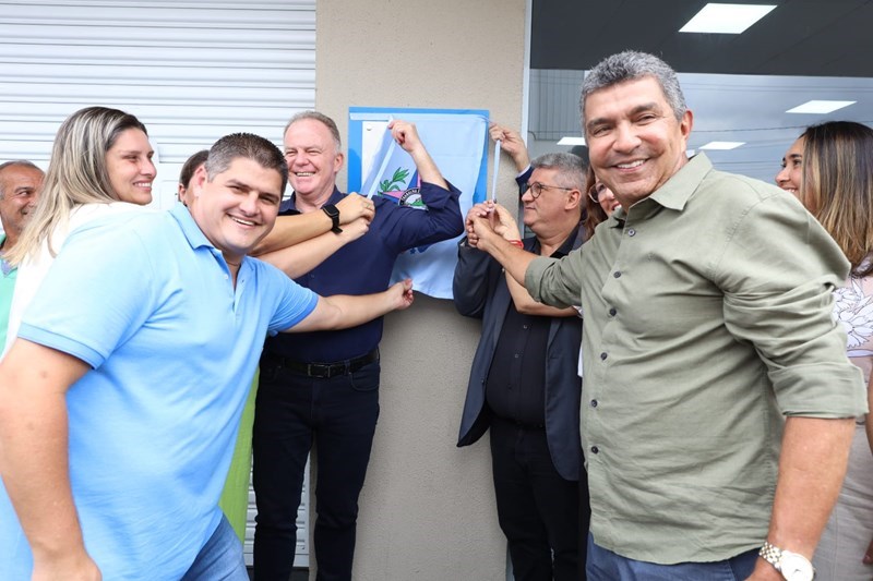 Governador visita obras e inaugura nova Farmácia Cidadã Estadual da Serra